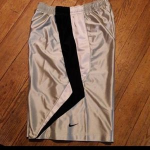 Nike basketball shorts boys L silver